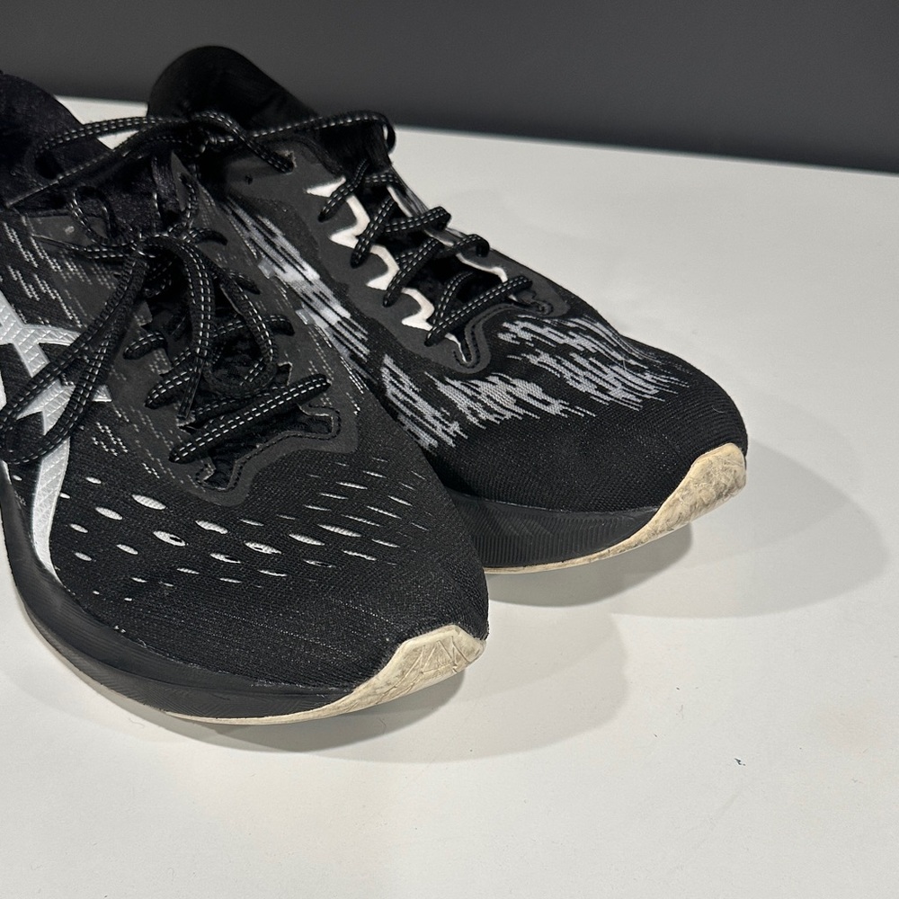 ASICS Men's Black and White Athletic Shoes - Picture 2 of 8